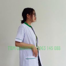 [Có Sẵn] Mẫu áo blouse trắng tay ngắn cổ mao màu két phối viền dành cho dược sĩ, điều dưỡng