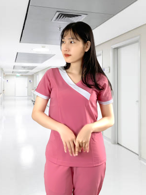 scrubs spa cổ tim cách điệu